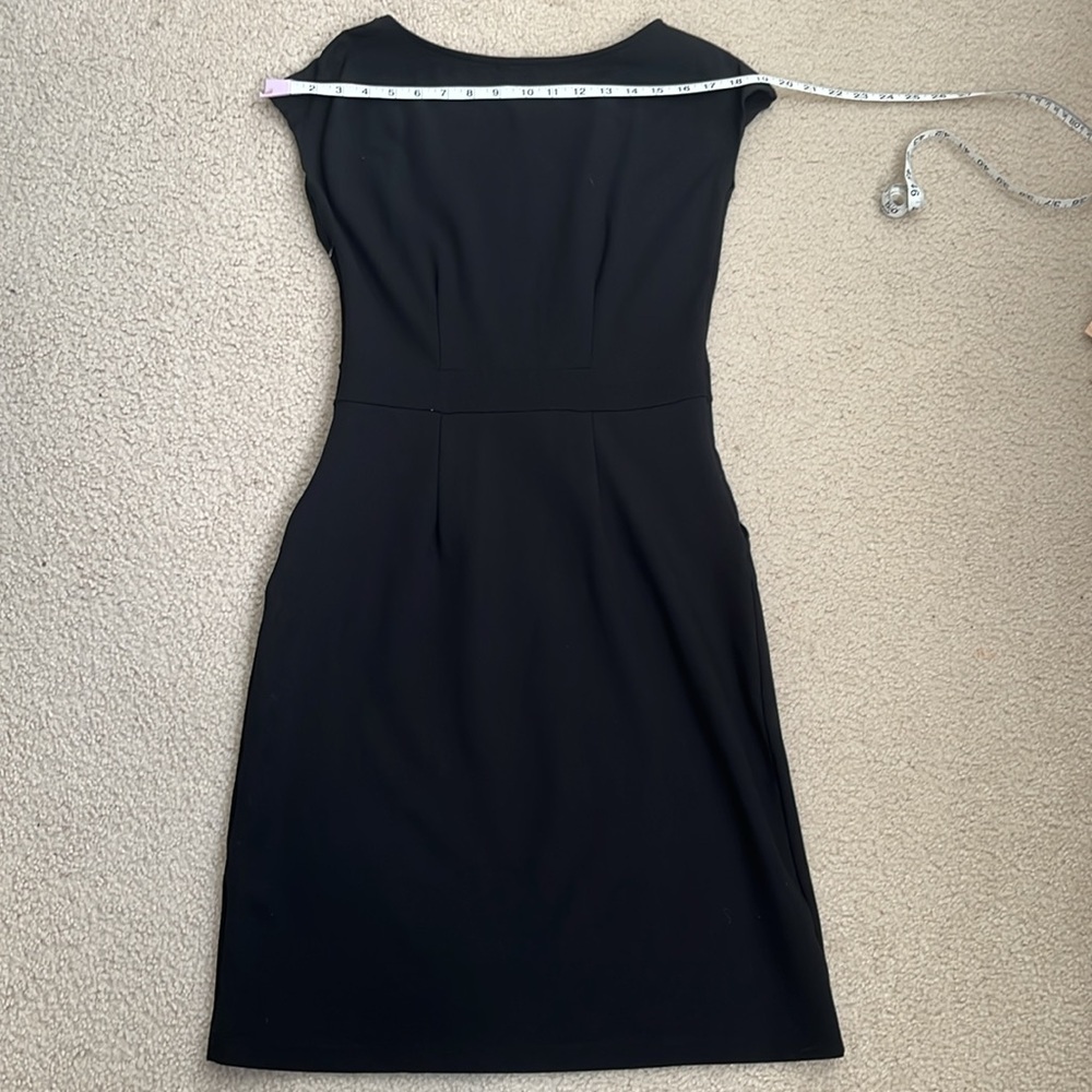 QUINCE Ultra-Stretch Ponte Cap Sleeve Dress - Picture 2 of 4